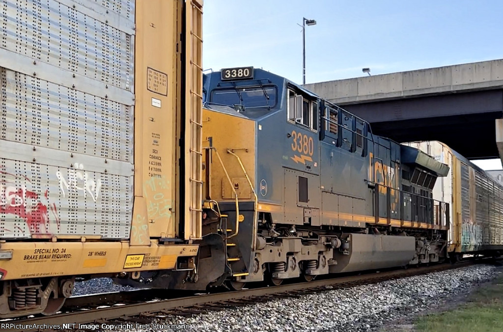 CSX 3380 under University Ave.